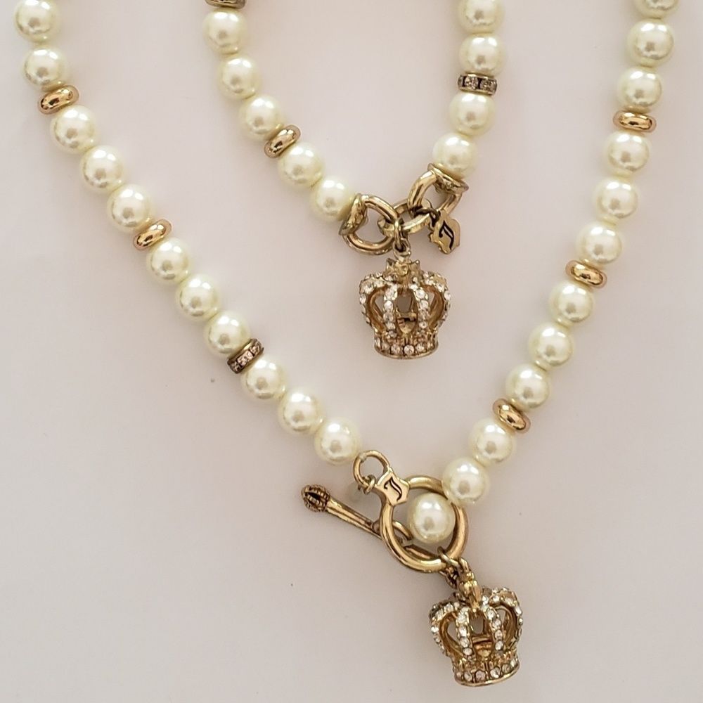 Juicy Couture necklace and bracelet set